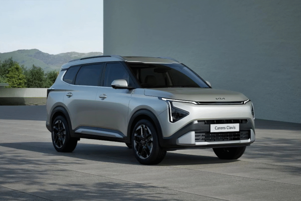 Kia Carens Clavis 2025